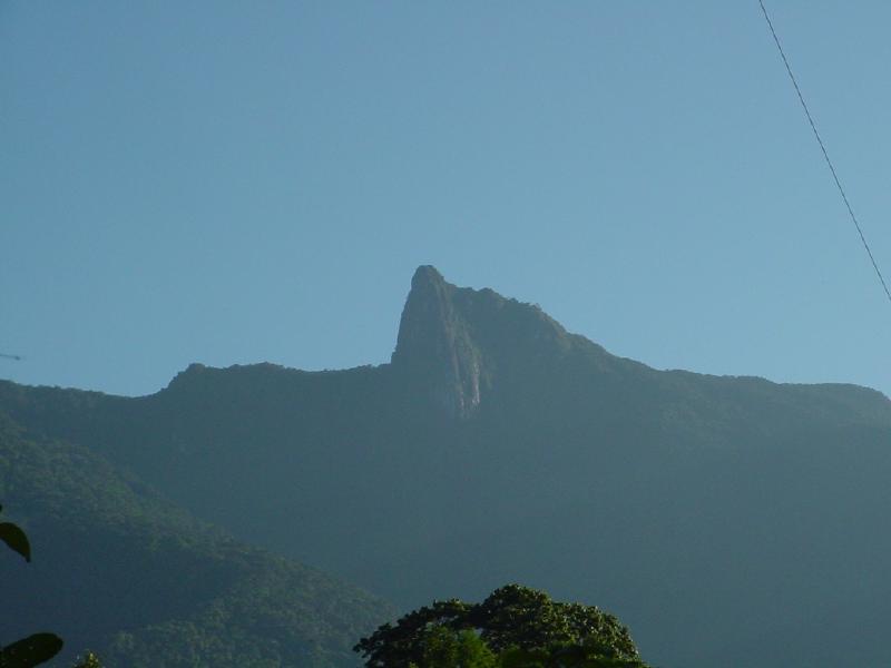 Vista do pico a partir da Rio Santos