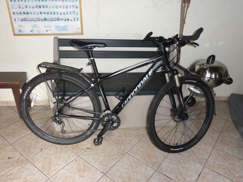 Bicicleta de 29" montada, antes de embalar.