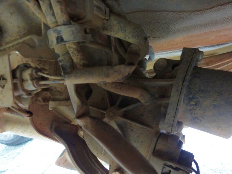 Transfer case breathers.