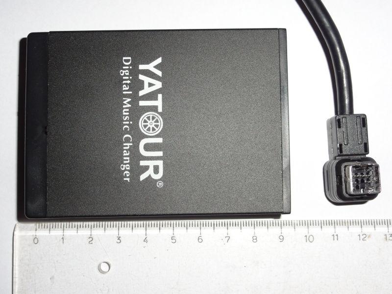 Dimensions of the module and the CeNet connector.