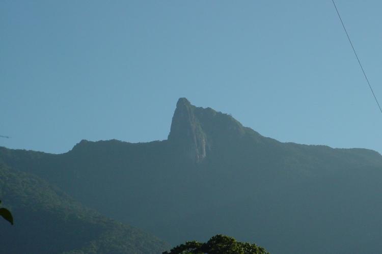 Vista do pico a partir da Rio Santos