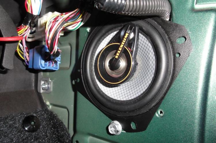 Upgraded Suzuki Jimny speaker